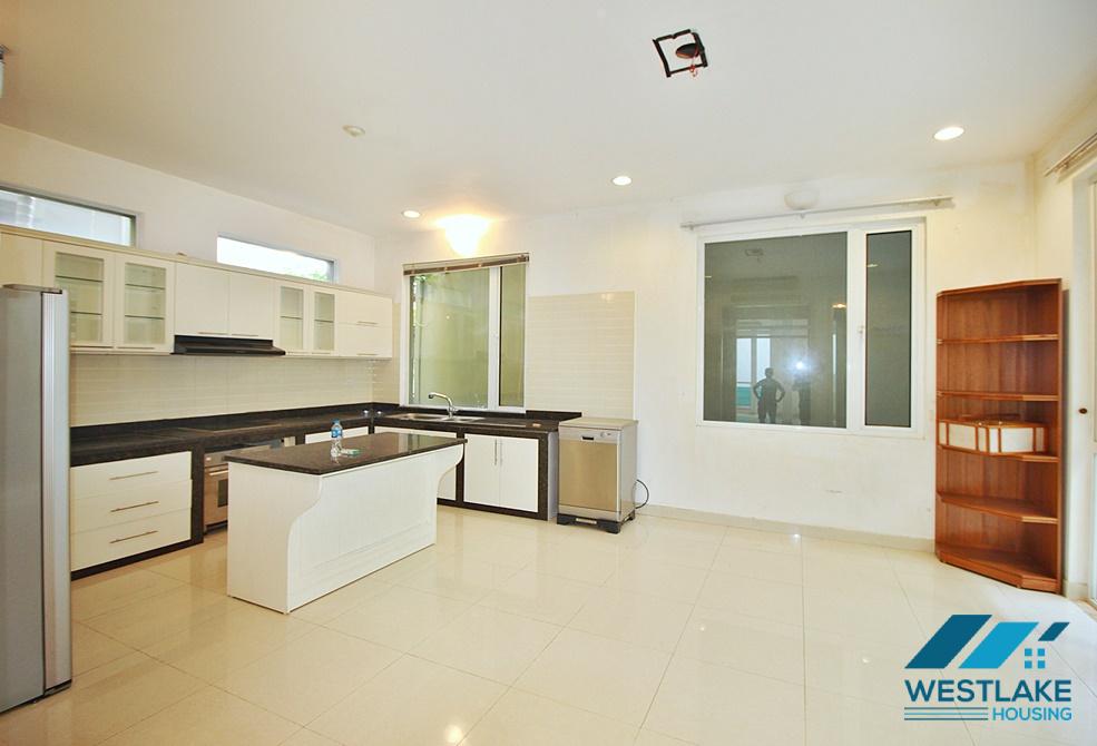 Cho Thuê Nhà 4 Phòng Ngủ Có Sân Vườn Rộng Thoáng Sáng, Nội Thất Cơ Bản Tại Phố Quảng Khánh, Tây Hồ, Hà Nội Cho Thuê Nhà 4 Phòng Ngủ Có Sân Vườn Rộng Thoáng Sáng, Nội Thất Cơ Bản Tại Phố Quảng Khánh, Tây Hồ, Hà Nội