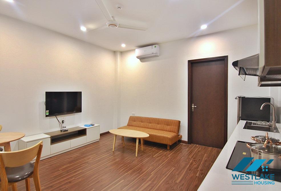 Cozy 1-bedroom serviced apartment in Au Co, Tay Ho, Ha Noi