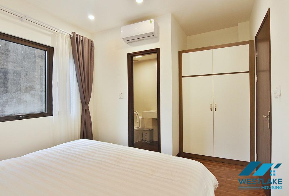 Cozy 1-bedroom serviced apartment in Au Co, Tay Ho, Ha Noi