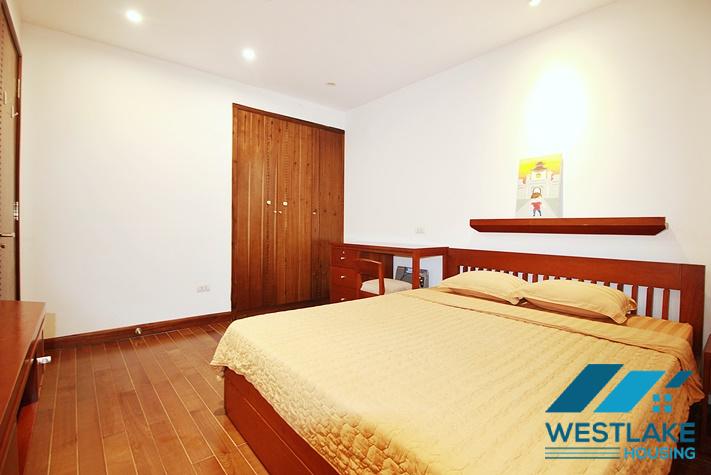 Beautiful 02-bedroom apartment with lake view in Xuan Dieu, Tay Ho, Hanoi for rent