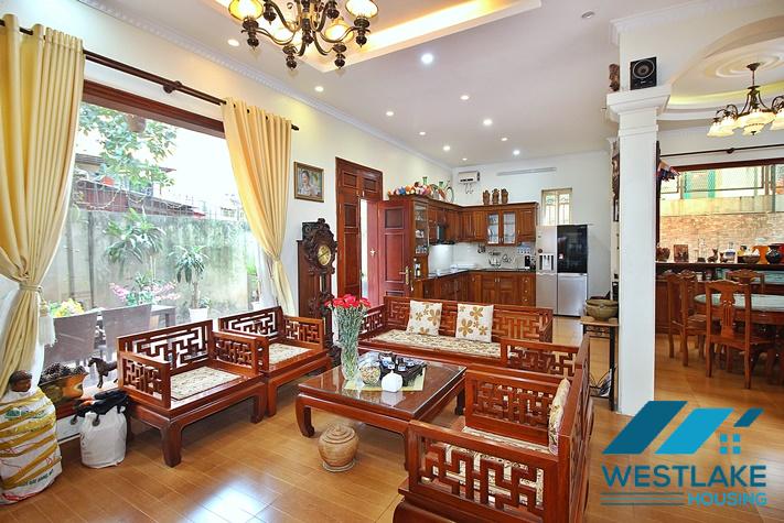 Cho Thuê Nhà 5 Phòng Ngủ, Ban Công Sân Vườn Rộng Rãi Thoáng Mát Tại Nghi Tàm, Tây Hồ, Hà Nội Cho Thuê Nhà 5 Phòng Ngủ, Ban Công Sân Vườn Rộng Rãi Thoáng Mát Tại Nghi Tàm, Tây Hồ, Hà Nội