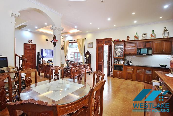 Cho Thuê Nhà 5 Phòng Ngủ, Ban Công Sân Vườn Rộng Rãi Thoáng Mát Tại Nghi Tàm, Tây Hồ, Hà Nội Cho Thuê Nhà 5 Phòng Ngủ, Ban Công Sân Vườn Rộng Rãi Thoáng Mát Tại Nghi Tàm, Tây Hồ, Hà Nội