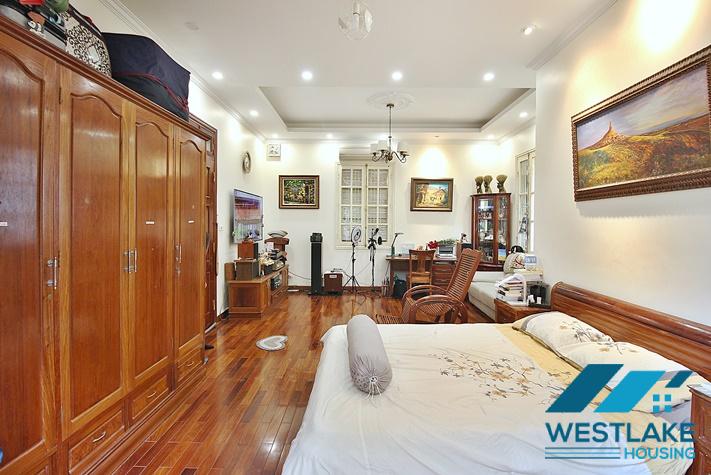 Cho Thuê Nhà 5 Phòng Ngủ, Ban Công Sân Vườn Rộng Rãi Thoáng Mát Tại Nghi Tàm, Tây Hồ, Hà Nội Cho Thuê Nhà 5 Phòng Ngủ, Ban Công Sân Vườn Rộng Rãi Thoáng Mát Tại Nghi Tàm, Tây Hồ, Hà Nội