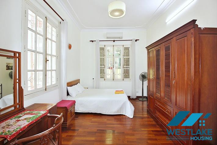 Cho Thuê Nhà 5 Phòng Ngủ, Ban Công Sân Vườn Rộng Rãi Thoáng Mát Tại Nghi Tàm, Tây Hồ, Hà Nội Cho Thuê Nhà 5 Phòng Ngủ, Ban Công Sân Vườn Rộng Rãi Thoáng Mát Tại Nghi Tàm, Tây Hồ, Hà Nội