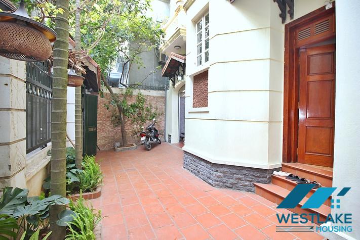 Cho Thuê Nhà 5 Phòng Ngủ, Ban Công Sân Vườn Rộng Rãi Thoáng Mát Tại Nghi Tàm, Tây Hồ, Hà Nội Cho Thuê Nhà 5 Phòng Ngủ, Ban Công Sân Vườn Rộng Rãi Thoáng Mát Tại Nghi Tàm, Tây Hồ, Hà Nội