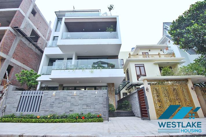 Ngôi Nhà 6 Phòng Ngủ Sáng Thoáng Hiện Đại Có Sân Thượng Rộng Cho Thuê Tại Tây Hồ, Hà Nội