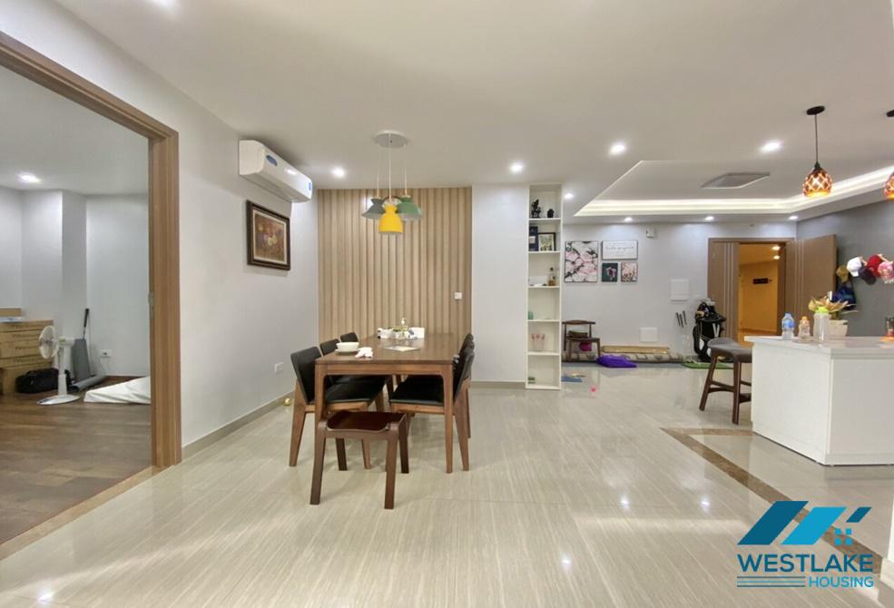 Cho thuê căn hộ 3 phòng ngủ xinh xắn, hiện đại tại khu đô thị Ciputra, Hà Nội