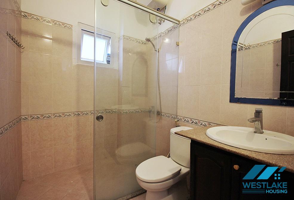 A cheap 4 bedroom house for rent in Tu Hoa, Tay Ho, Ha Noi