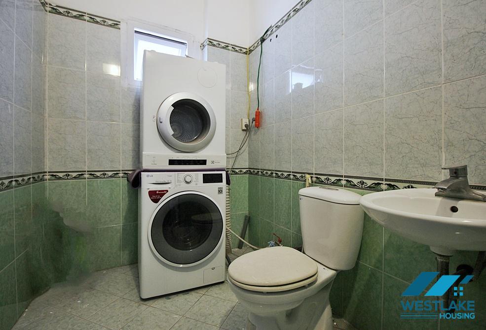 A cheap 4 bedroom house for rent in Tu Hoa, Tay Ho, Ha Noi