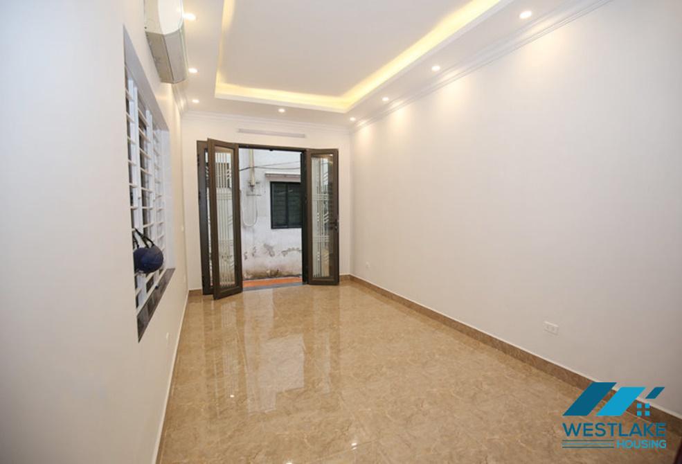 A new 4 bedroom house for rent in Tu Hoa, Tay Ho, Ha Noi