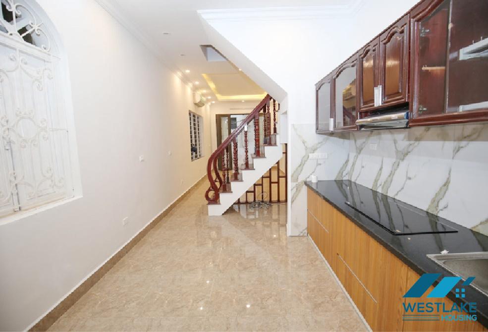 A new 4 bedroom house for rent in Tu Hoa, Tay Ho, Ha Noi