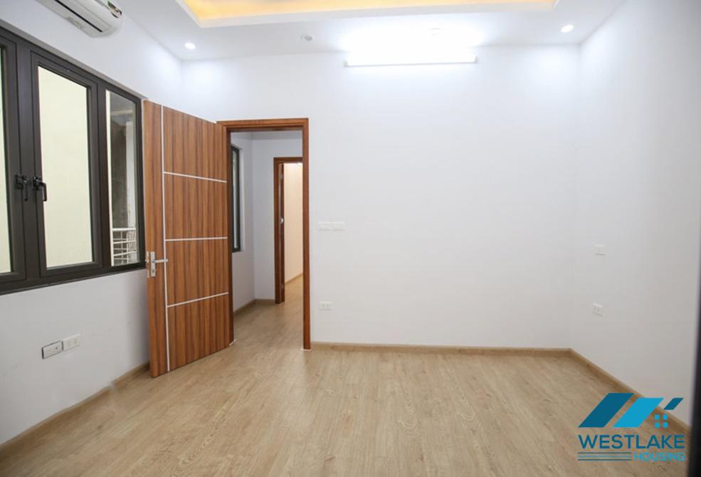 A new 4 bedroom house for rent in Tu Hoa, Tay Ho, Ha Noi
