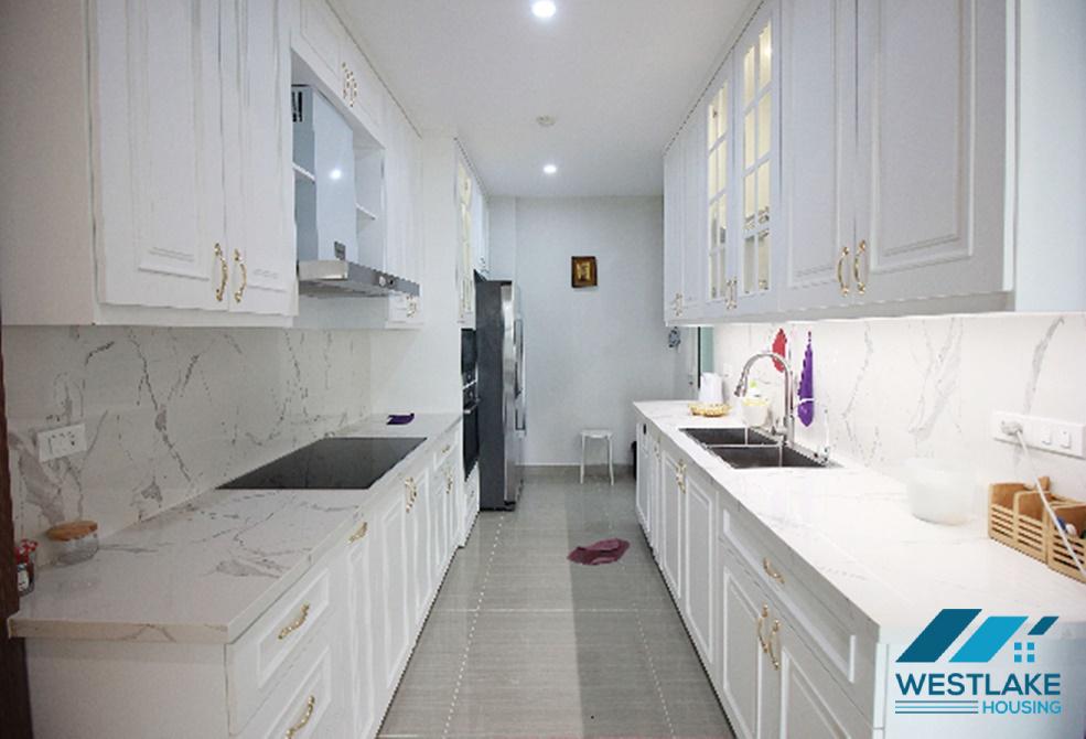 Cho thuê căn hộ 154m² đầy đủ nội thất tại khu đô thị Ciputra Cho thuê căn hộ 154m² đầy đủ nội thất tại khu đô thị Ciputra