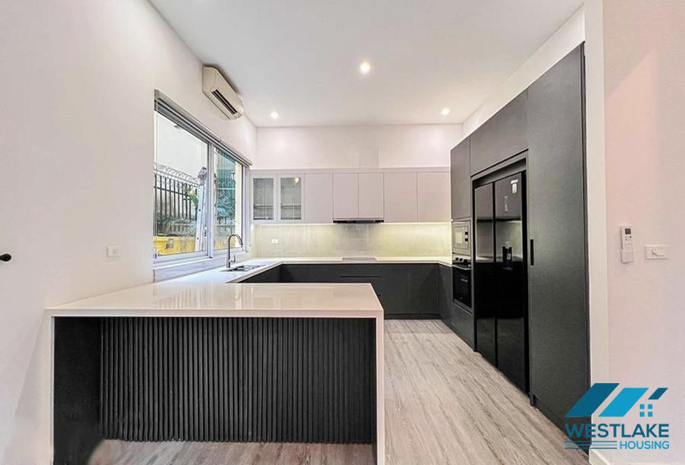 Nhà 5 Phòng Ngủ Mới Cải Tạo Lại Đẹp, Hiện Đại Có Hồ Bơi Ngoài Trời Cho Thuê Tại Tây Hồ, Hà Nội