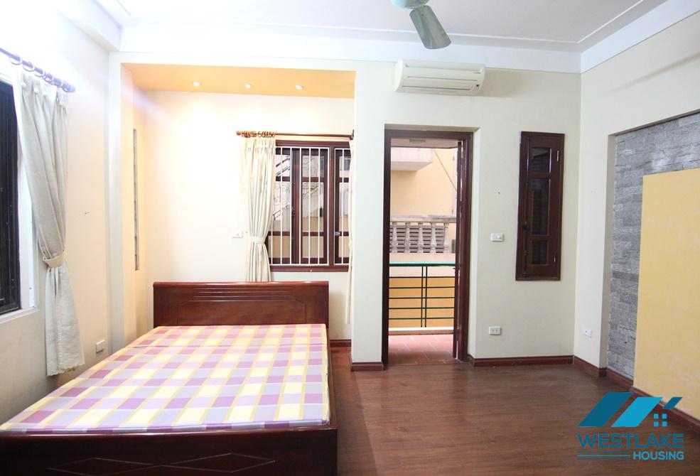 A cheap house with 4 bedroom for rent in Tu Hoa, Tay Ho