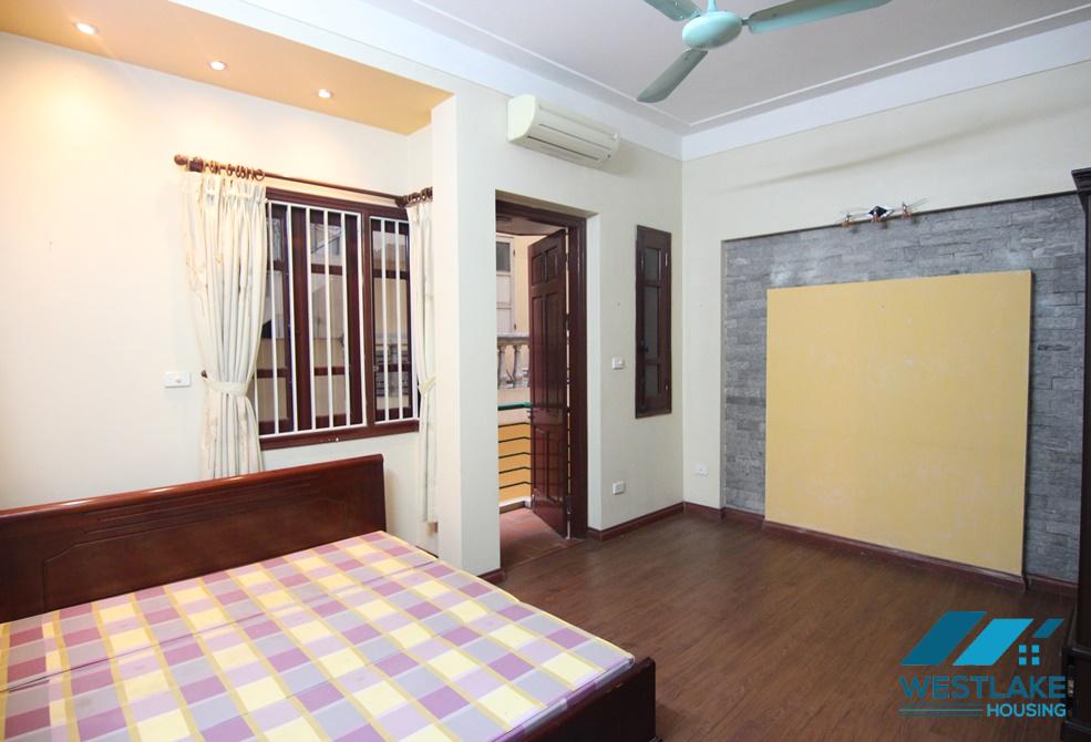 A cheap house with 4 bedroom for rent in Tu Hoa, Tay Ho