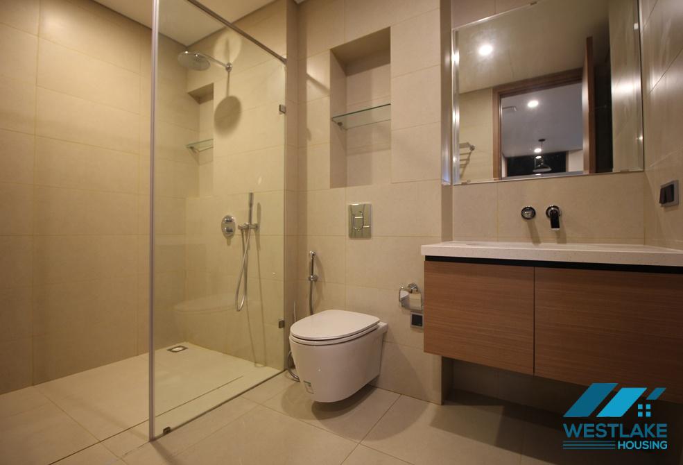 Clean and modern 02 bedrooms apartment on high floor in Tay Ho street, Tay Ho, Ha Noi for rent