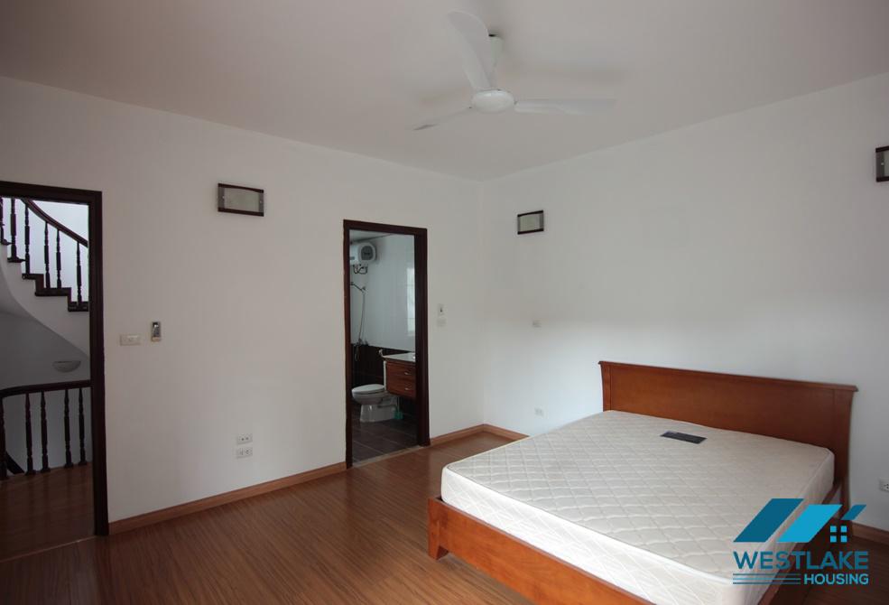 A nice and bright 4 bedroom house for rent in Tu Hoa, Tay Ho