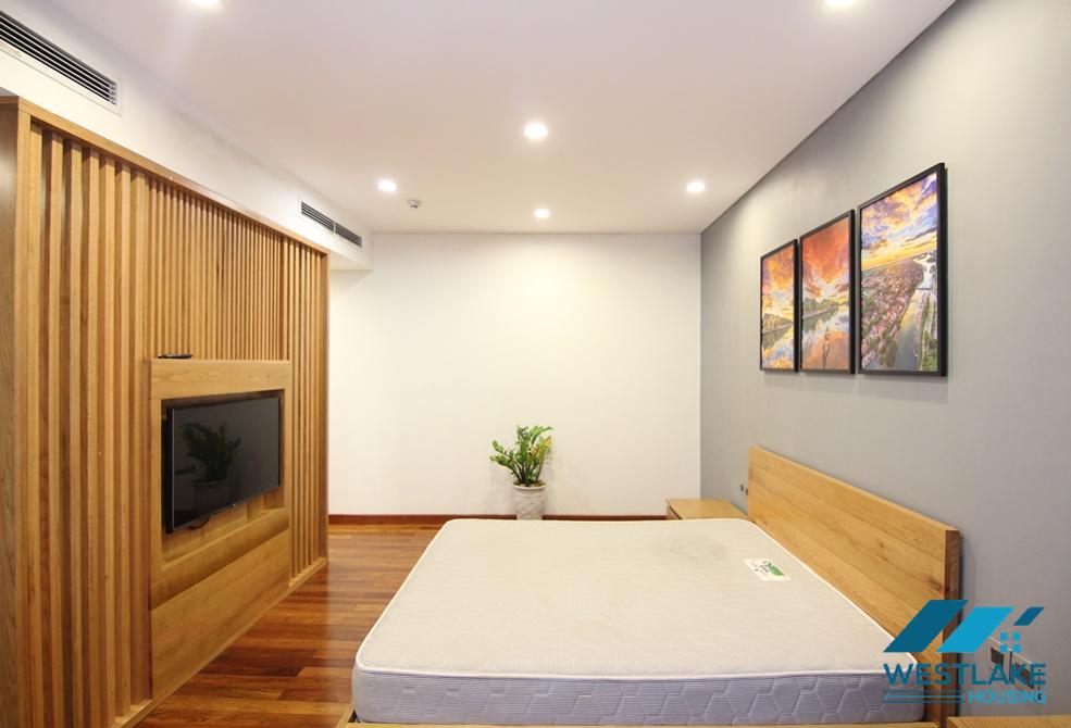 Bright 2-bedroom apartment on Tu Hoa Street, Tay Ho, Ha Noi for rent