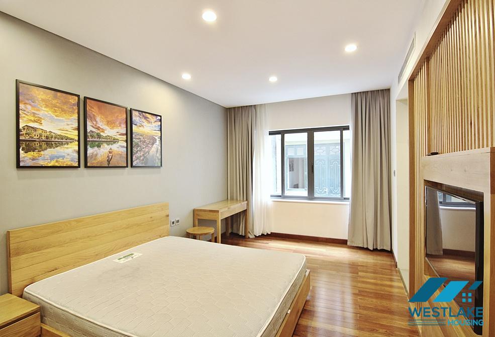 Bright 2-bedroom apartment on Tu Hoa Street, Tay Ho, Ha Noi for rent