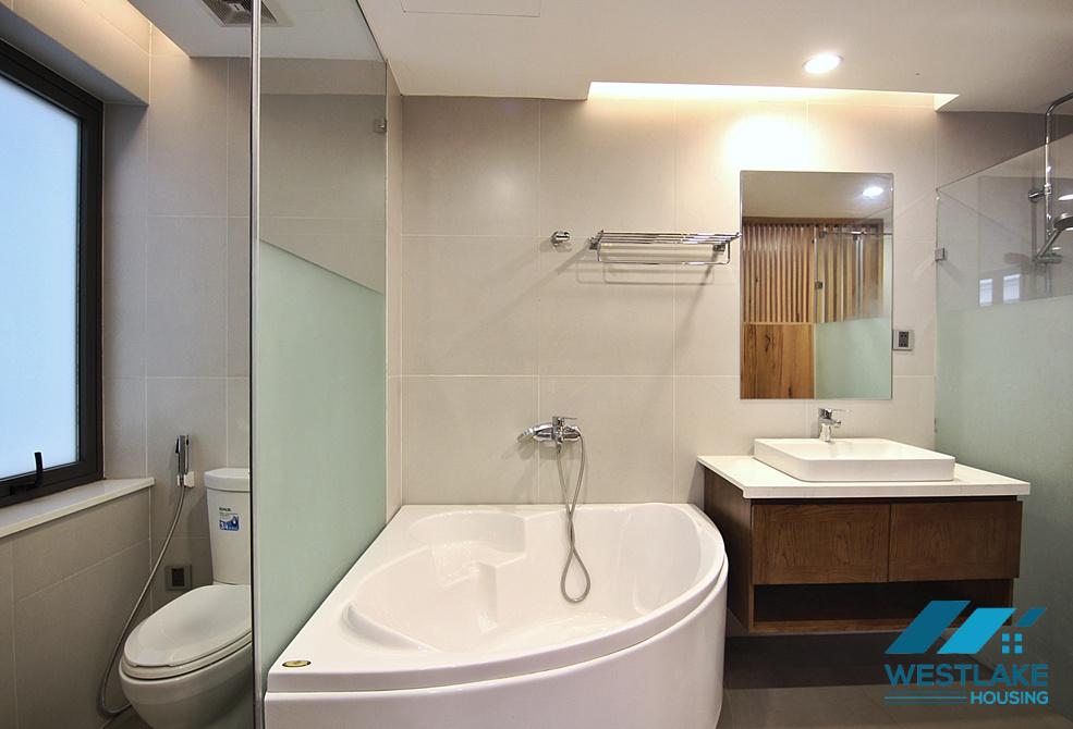 Bright 2-bedroom apartment on Tu Hoa Street, Tay Ho, Ha Noi for rent