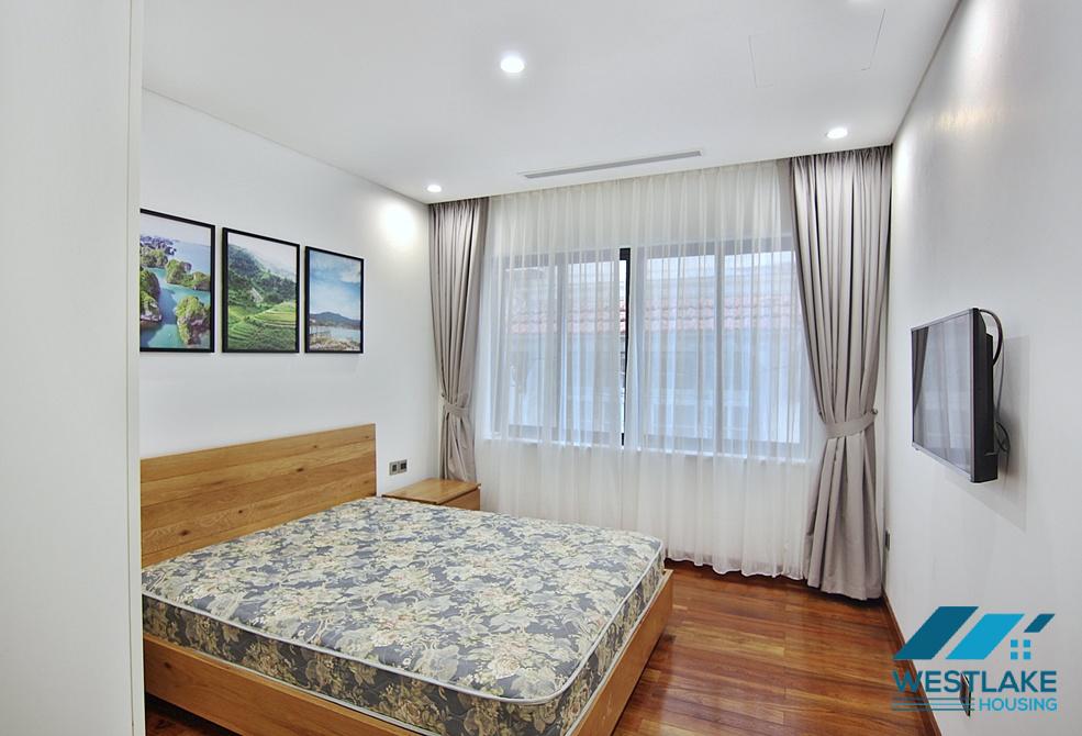 Bright 2-bedroom apartment on Tu Hoa Street, Tay Ho, Ha Noi for rent