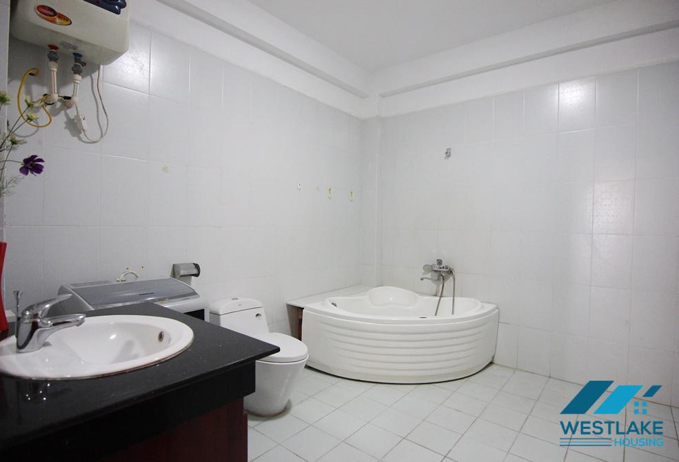 A nice lake view apartment for rent in Tu Hoa, Tay Ho