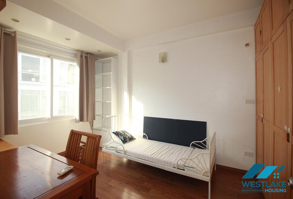 Quiet and spacious 02 bedrooms apartment for rent in Xuan Dieu, Tay Ho, Hanoi