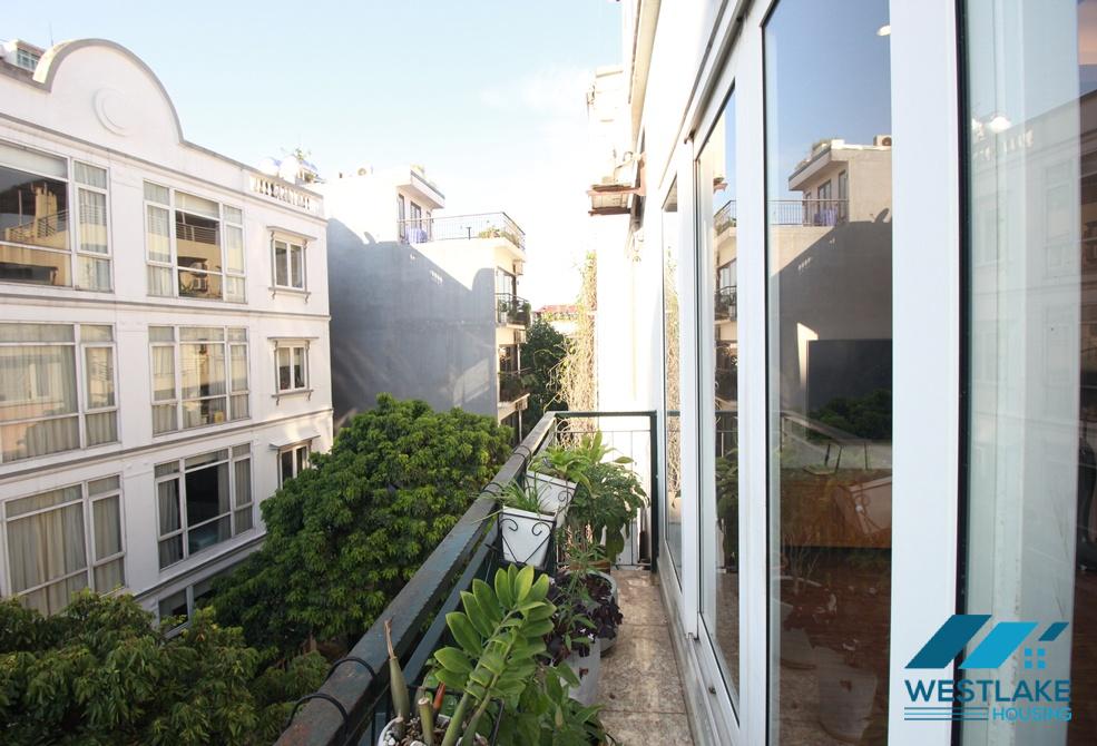 Quiet and spacious 02 bedrooms apartment for rent in Xuan Dieu, Tay Ho, Hanoi