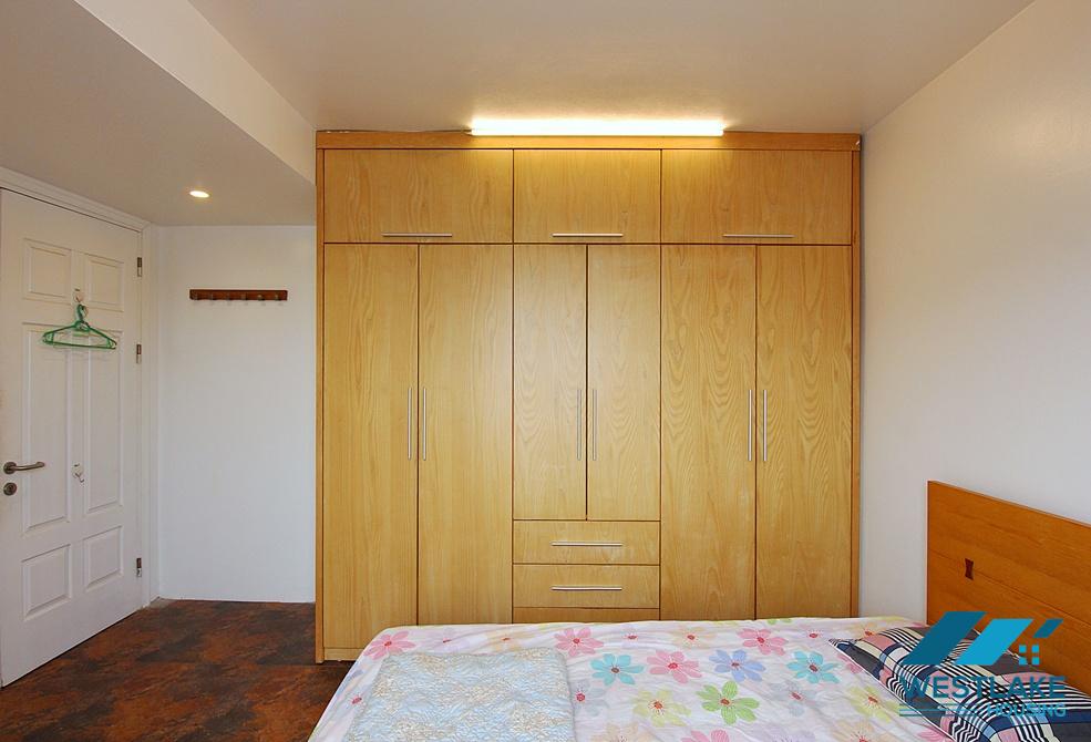 Good price one bedroom apartment in Xuan Dieu area, Tay Ho, Ha Noi