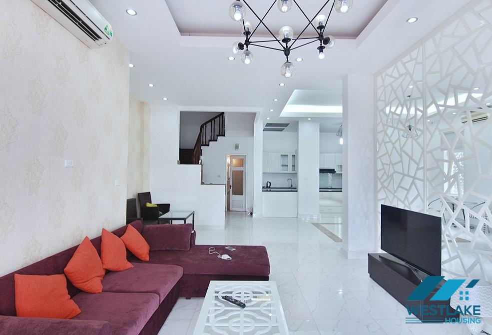 A beautiful villa on lakeside for rent in Tu Hoa, Tay Ho A beautiful villa on lakeside for rent in Tu Hoa, Tay Ho