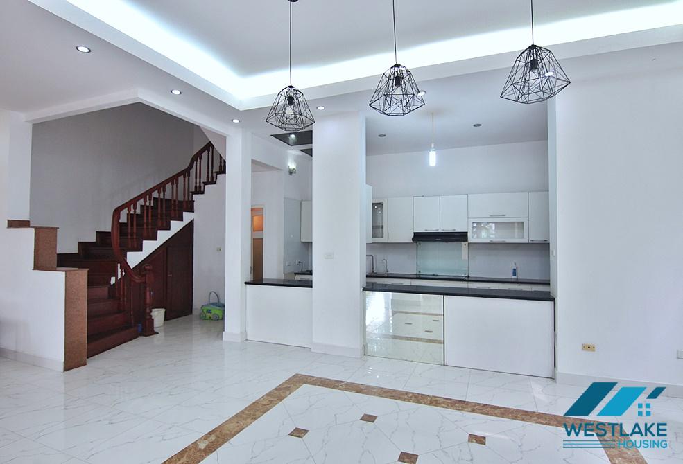 A beautiful villa on lakeside for rent in Tu Hoa, Tay Ho A beautiful villa on lakeside for rent in Tu Hoa, Tay Ho