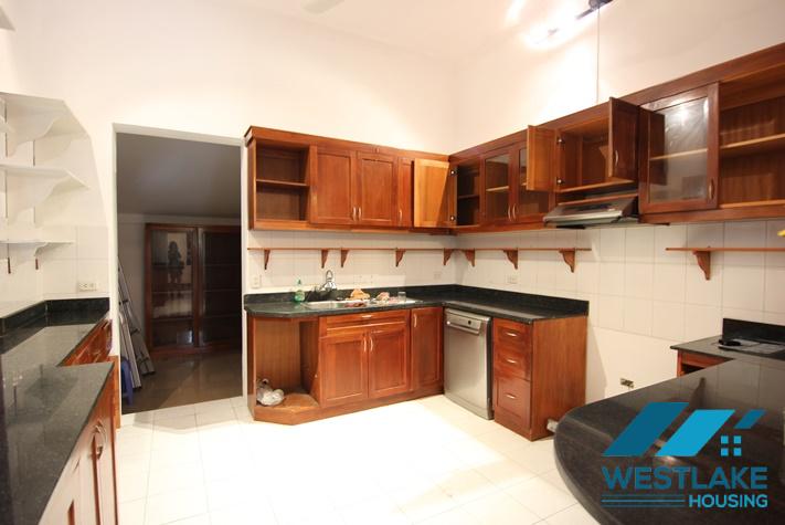 Cho Thuê Nhà 5 Phòng Ngủ Rộng Đẹp, Có Sân Và Ban Công Thoáng Sáng Tại Tô Ngoc Vân Tây Hồ, Hà Nội Cho Thuê Nhà 5 Phòng Ngủ Rộng Đẹp, Có Sân Và Ban Công Thoáng Sáng Tại Tô Ngoc Vân Tây Hồ, Hà Nội