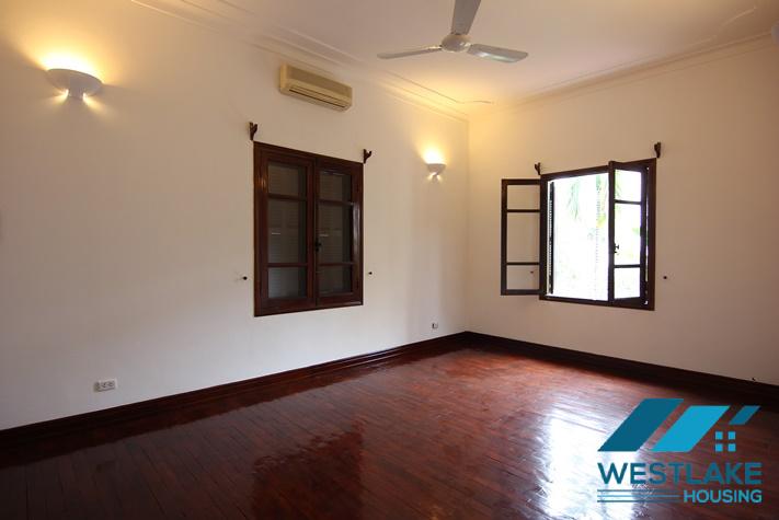 Cho Thuê Nhà 5 Phòng Ngủ Rộng Đẹp, Có Sân Và Ban Công Thoáng Sáng Tại Tô Ngoc Vân Tây Hồ, Hà Nội Cho Thuê Nhà 5 Phòng Ngủ Rộng Đẹp, Có Sân Và Ban Công Thoáng Sáng Tại Tô Ngoc Vân Tây Hồ, Hà Nội