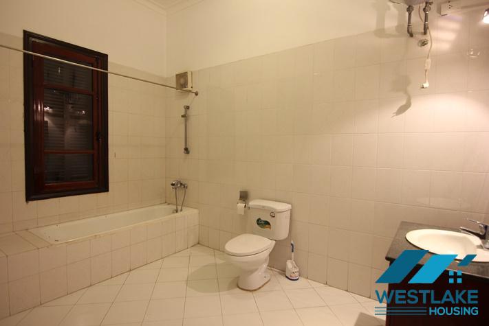Cho Thuê Nhà 5 Phòng Ngủ Rộng Đẹp, Có Sân Và Ban Công Thoáng Sáng Tại Tô Ngoc Vân Tây Hồ, Hà Nội Cho Thuê Nhà 5 Phòng Ngủ Rộng Đẹp, Có Sân Và Ban Công Thoáng Sáng Tại Tô Ngoc Vân Tây Hồ, Hà Nội