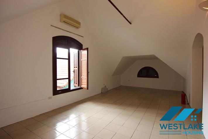 Cho Thuê Nhà 5 Phòng Ngủ Rộng Đẹp, Có Sân Và Ban Công Thoáng Sáng Tại Tô Ngoc Vân Tây Hồ, Hà Nội Cho Thuê Nhà 5 Phòng Ngủ Rộng Đẹp, Có Sân Và Ban Công Thoáng Sáng Tại Tô Ngoc Vân Tây Hồ, Hà Nội