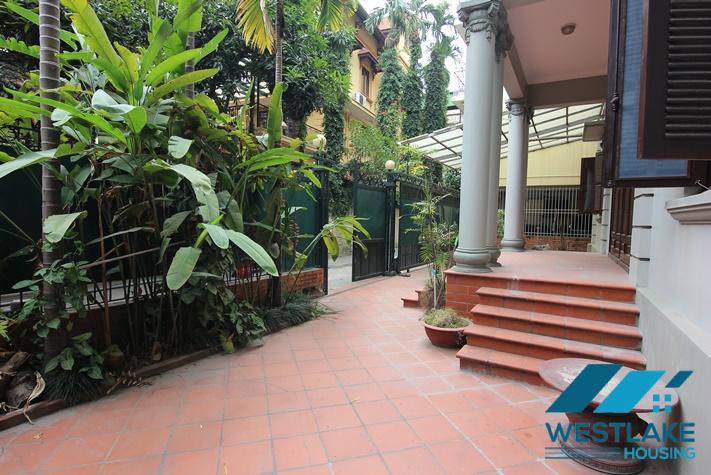 Cho Thuê Nhà 5 Phòng Ngủ Rộng Đẹp, Có Sân Và Ban Công Thoáng Sáng Tại Tô Ngoc Vân Tây Hồ, Hà Nội Cho Thuê Nhà 5 Phòng Ngủ Rộng Đẹp, Có Sân Và Ban Công Thoáng Sáng Tại Tô Ngoc Vân Tây Hồ, Hà Nội