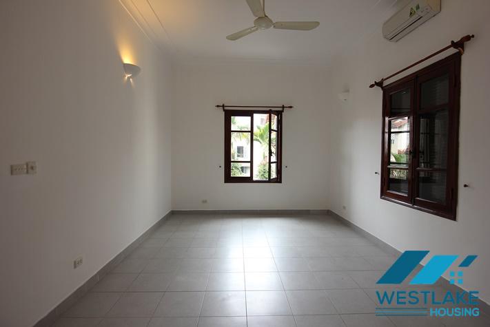 Cho Thuê Nhà 5 Phòng Ngủ Rộng Đẹp, Có Sân Và Ban Công Thoáng Sáng Tại Tô Ngoc Vân Tây Hồ, Hà Nội Cho Thuê Nhà 5 Phòng Ngủ Rộng Đẹp, Có Sân Và Ban Công Thoáng Sáng Tại Tô Ngoc Vân Tây Hồ, Hà Nội