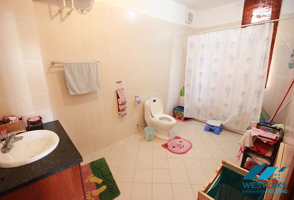 Cho Thuê Nhà 5 Phong Ngủ Đẹp  Thoáng  Mát Có Hồ Bơi Tại Khu Vực Tây Hồ, Hà Nội