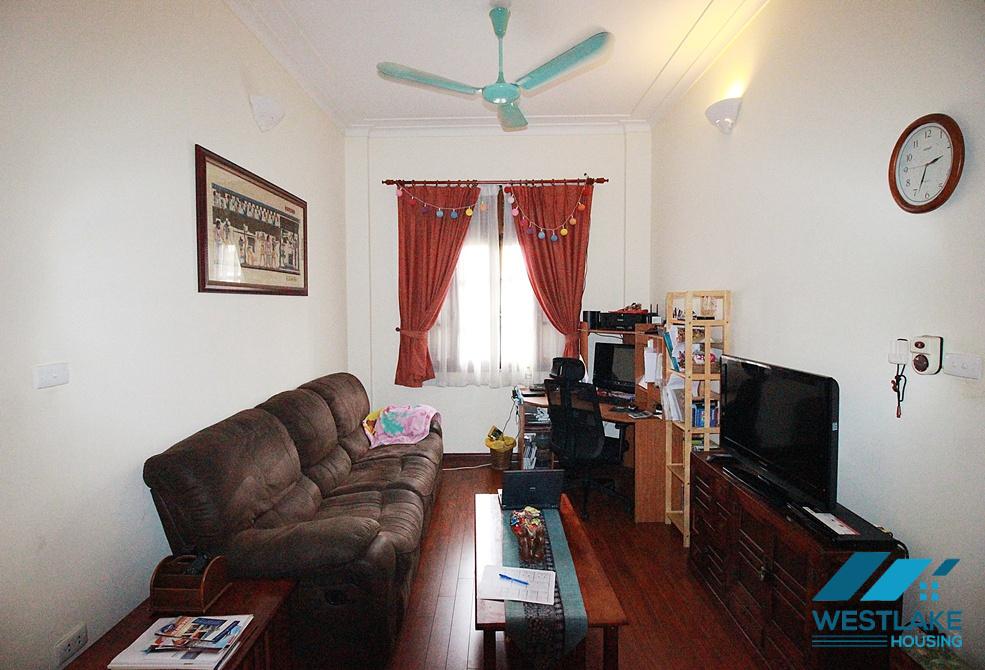 Cho Thuê Nhà 5 Phong Ngủ Đẹp  Thoáng  Mát Có Hồ Bơi Tại Khu Vực Tây Hồ, Hà Nội