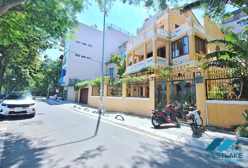 An unique style house for rent in Tu Hoa, Tay Ho, Ha Noi
