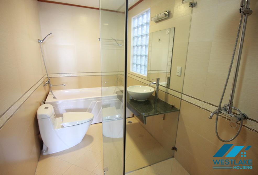 A 4 bedroom house with lake view for rent in Tu Hoa, Tay Ho A 4 bedroom house with lake view for rent in Tu Hoa, Tay Ho