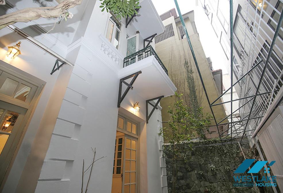 An unfurnished 4 bedroom house for rent in Dang Thai Mai, Tay Ho