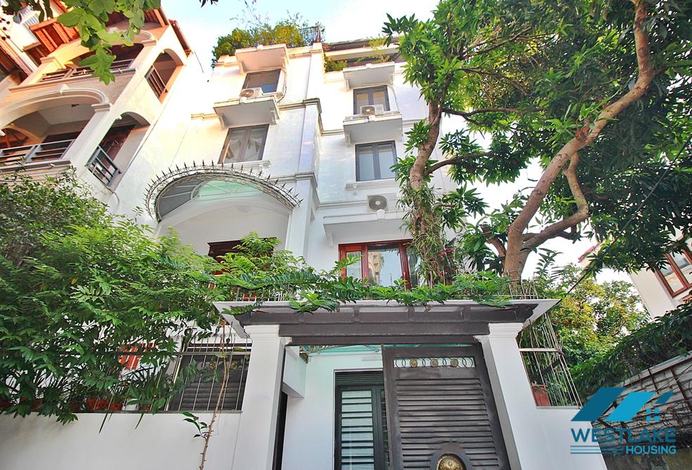 Unfurnished and new 4 bedrooms house for rent in Tay Ho, Ha Noi