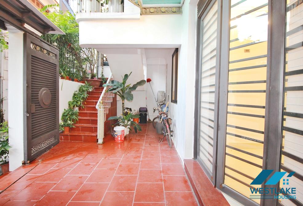 Unfurnished and new 4 bedrooms house for rent in Tay Ho, Ha Noi Unfurnished and new 4 bedrooms house for rent in Tay Ho, Ha Noi