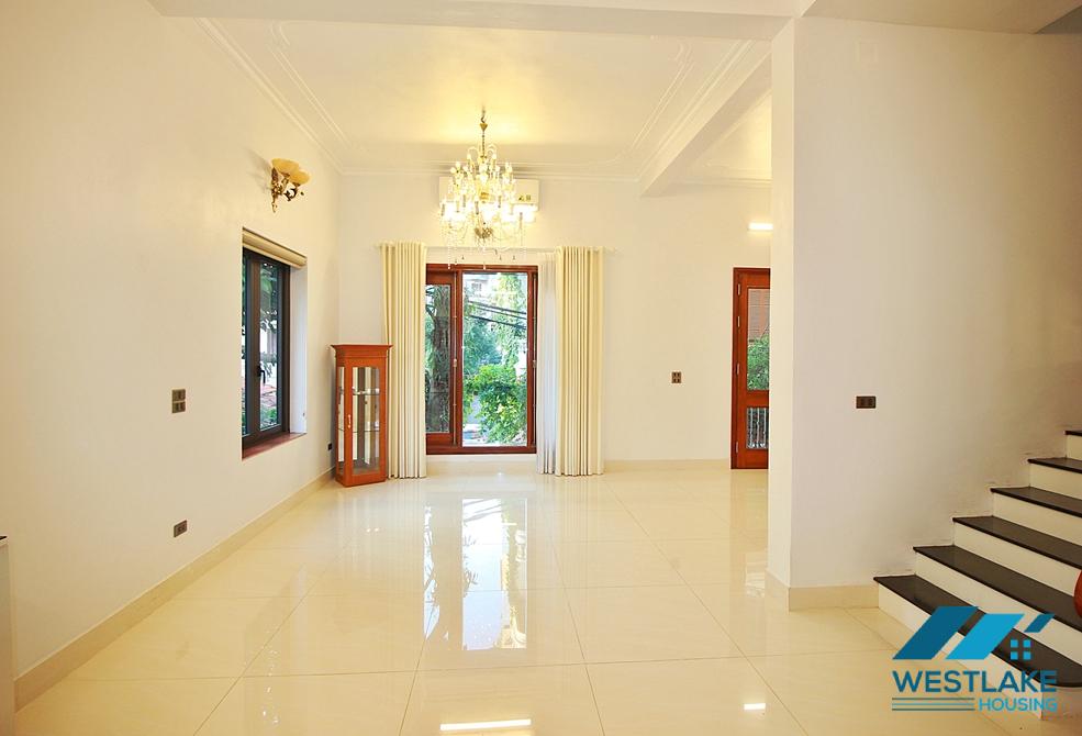 Unfurnished and new 4 bedrooms house for rent in Tay Ho, Ha Noi Unfurnished and new 4 bedrooms house for rent in Tay Ho, Ha Noi