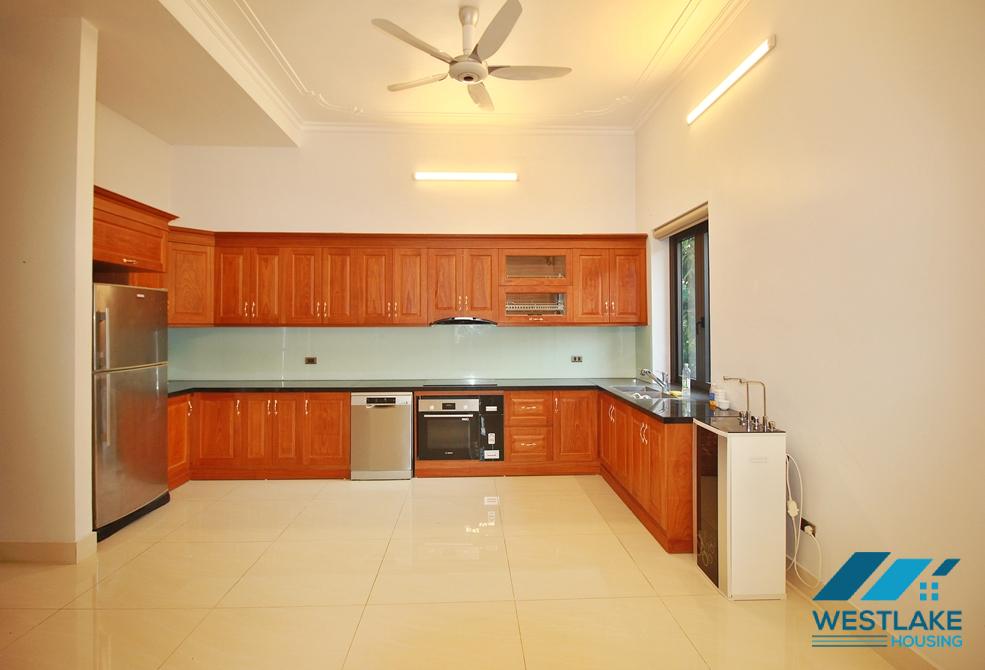 Unfurnished and new 4 bedrooms house for rent in Tay Ho, Ha Noi Unfurnished and new 4 bedrooms house for rent in Tay Ho, Ha Noi