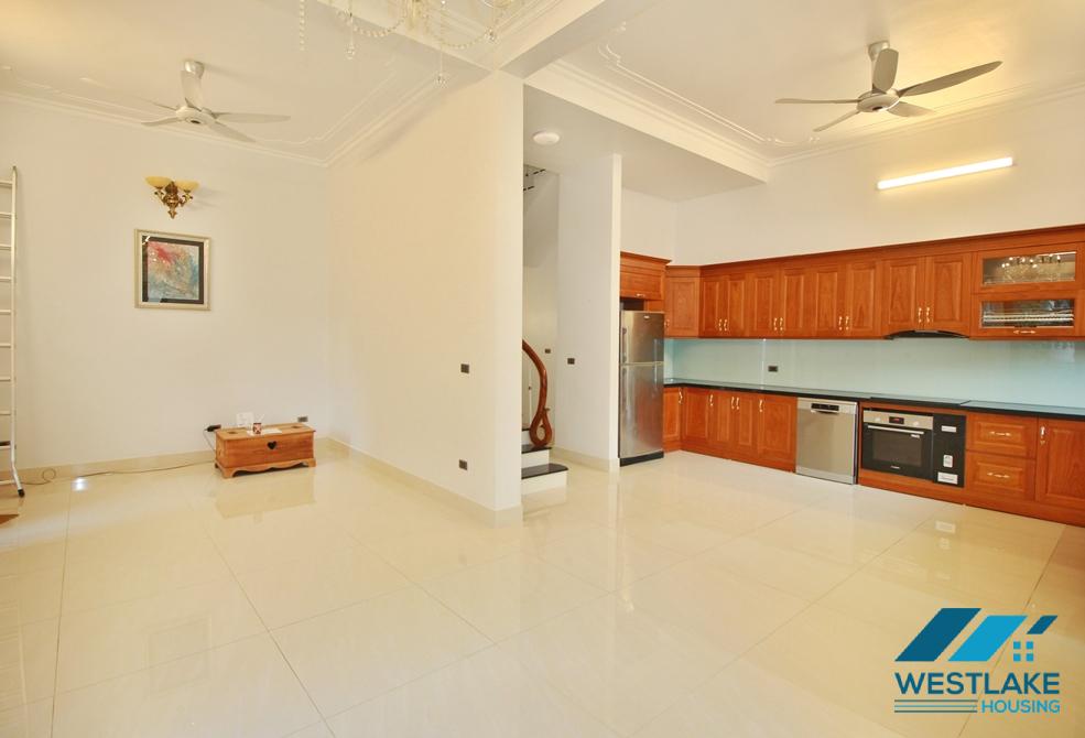 Unfurnished and new 4 bedrooms house for rent in Tay Ho, Ha Noi Unfurnished and new 4 bedrooms house for rent in Tay Ho, Ha Noi
