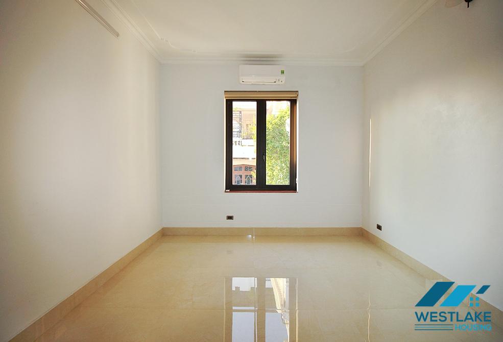 Unfurnished and new 4 bedrooms house for rent in Tay Ho, Ha Noi Unfurnished and new 4 bedrooms house for rent in Tay Ho, Ha Noi