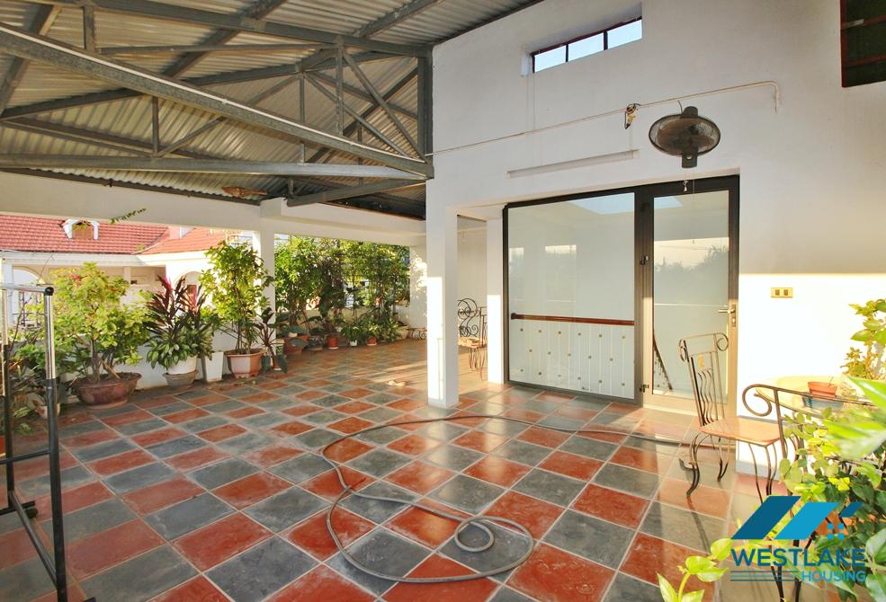 Unfurnished and new 4 bedrooms house for rent in Tay Ho, Ha Noi Unfurnished and new 4 bedrooms house for rent in Tay Ho, Ha Noi